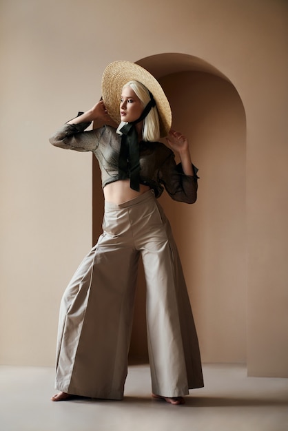 Chic and Timeless: Wide-Leg Pants Leading This Fall’s Fashion Trends
